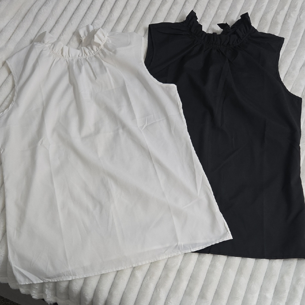 SHEIN Ruffle Neck Sleeveless Tops - Black & White